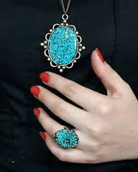 سنگ فیروزه عنکبوتی محک نیشابور با بافت طبیعی و رنگ یکنواخت